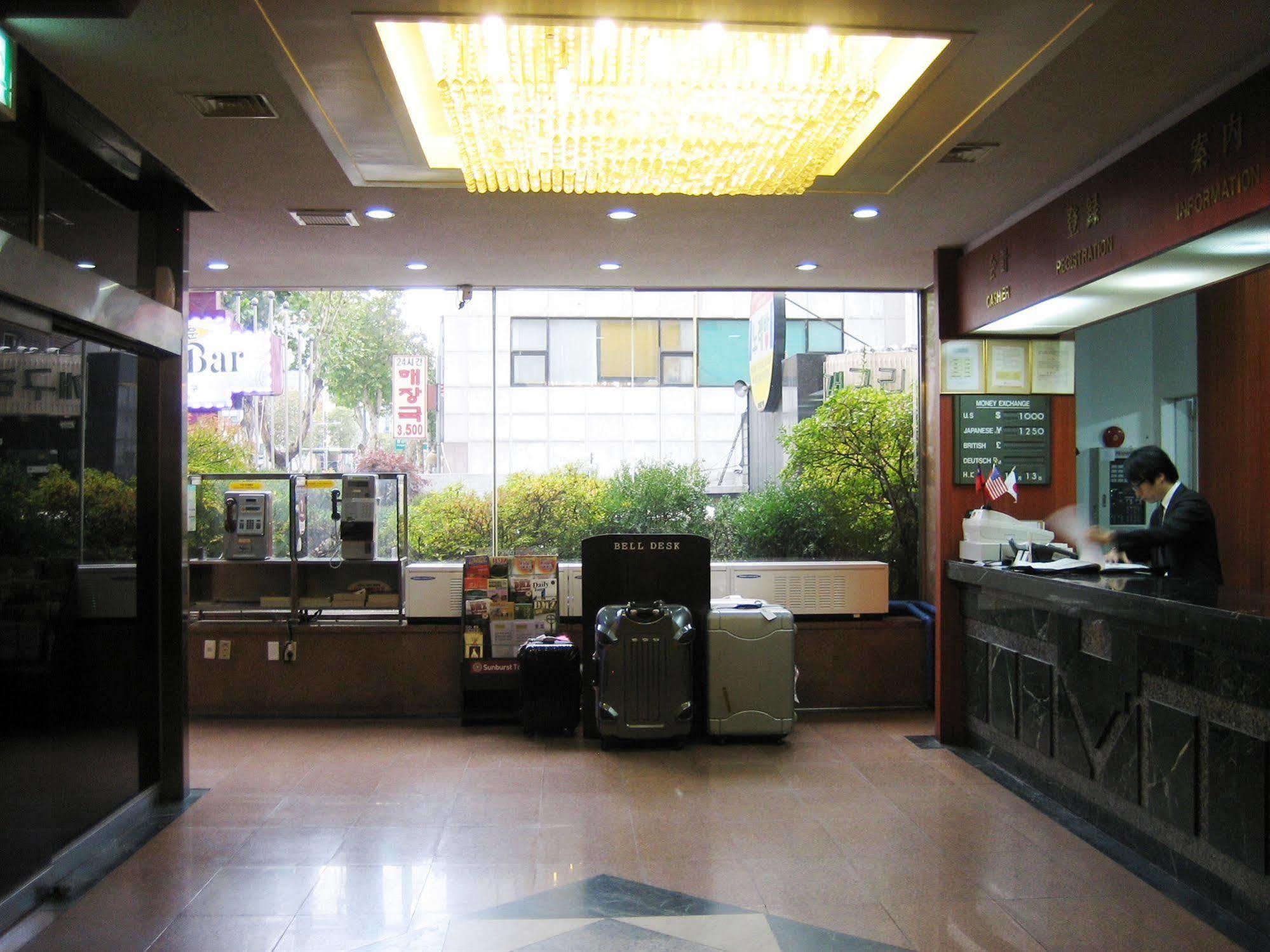 Brown Hotel Séoul Extérieur photo